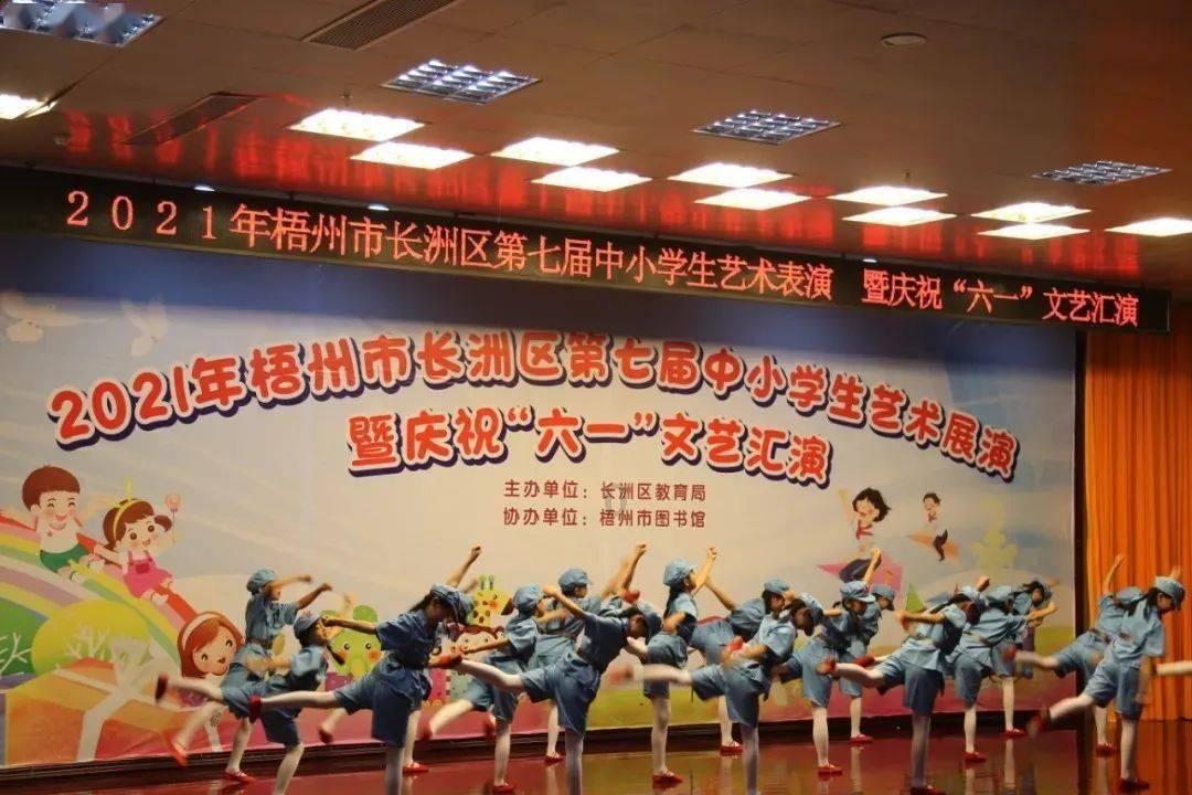逃离老旧温泉社